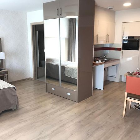 Zenao Montreuil- Croix De Chavaux Apartment มงเทรย ภายนอก รูปภาพ