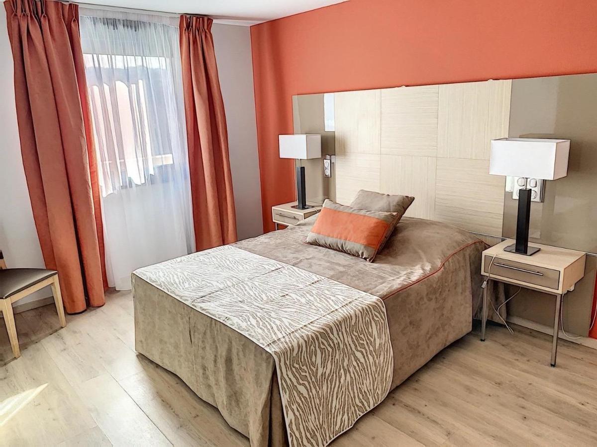 Zenao Montreuil- Croix De Chavaux Apartment มงเทรย ภายนอก รูปภาพ