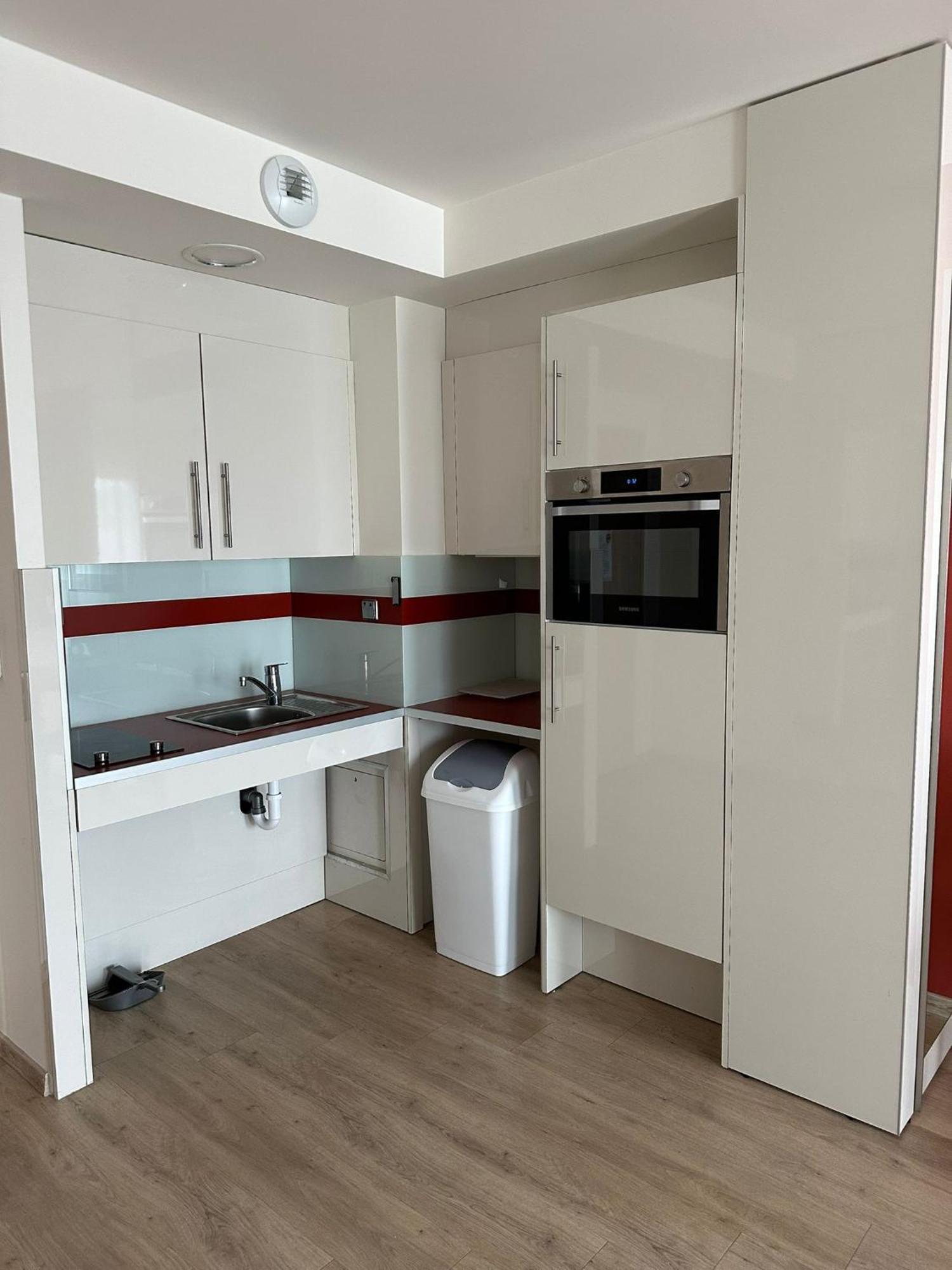 Zenao Montreuil- Croix De Chavaux Apartment มงเทรย ภายนอก รูปภาพ
