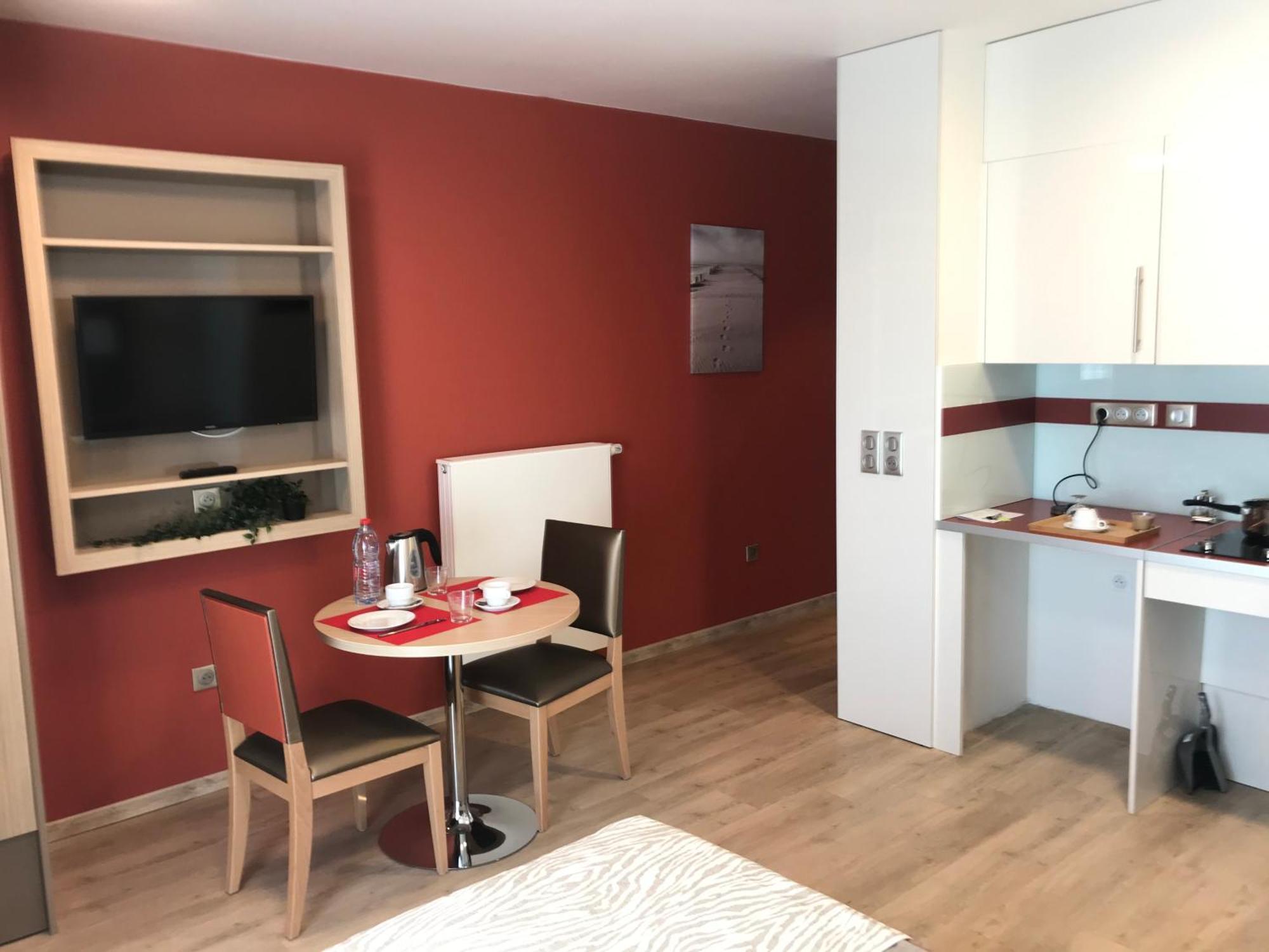 Zenao Montreuil- Croix De Chavaux Apartment มงเทรย ภายนอก รูปภาพ