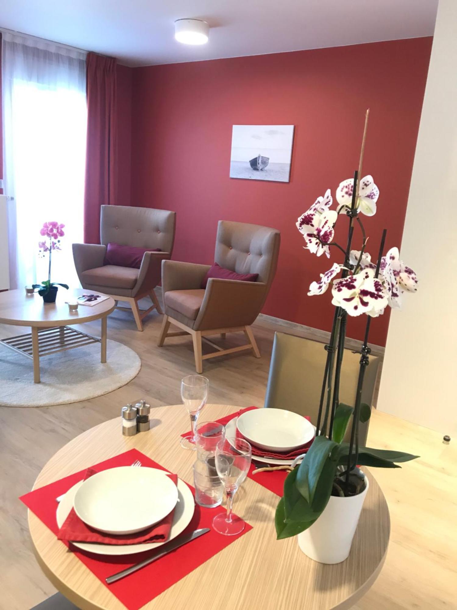 Zenao Montreuil- Croix De Chavaux Apartment มงเทรย ภายนอก รูปภาพ