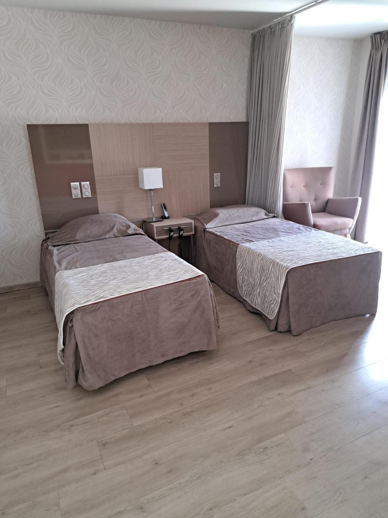 Zenao Montreuil- Croix De Chavaux Apartment มงเทรย ภายนอก รูปภาพ